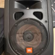 Kezdő DJ szett eladó! DJ pult, hangszórók, lámpák, RACK, kábelek