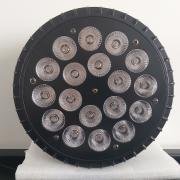 Eladó új 18x10 watt fém házas PAR lámpák rackekkel