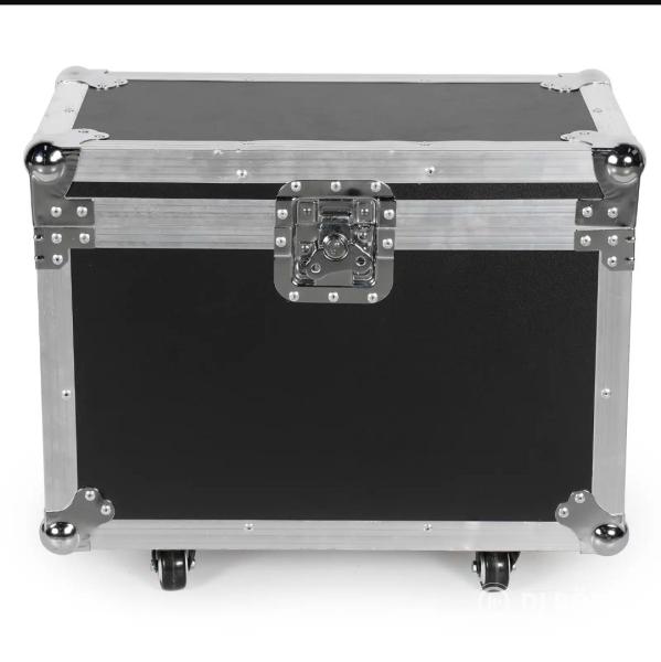 Eladó új 120 watt beam&spot robotlámpák rackekkel