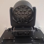 Eladó új 19x15 watt wash zoom robotlámpák rackekkel, ingyenes szállítással