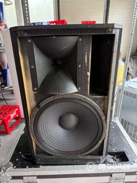 Épített 2 utas topláda. 15” Reflex+1” Beyma. 4 db van!