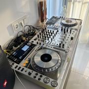 Cdj 2000 nexus Limited