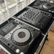 PIONEER 2x CDJ-2000 NEXUS + 1x DJM-900 NEXUS
