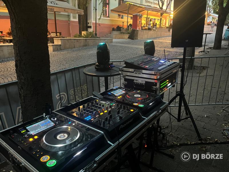 PIONEER 2x CDJ-2000 NEXUS + 1x DJM-900 NEXUS