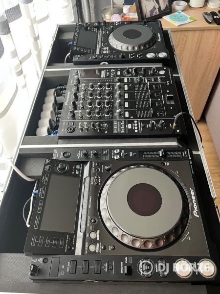PIONEER 2x CDJ-2000 NEXUS + 1x DJM-900 NEXUS