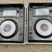 Pioneer CDJ-900NXS PÁR (2015) + GYÁRI DOBOZOK + Safe Case RACKEK