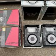 Pioneer CDJ-900NXS PÁR (2015) + GYÁRI DOBOZOK + Safe Case RACKEK