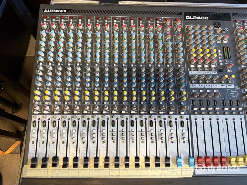 Allen & Heath GL2400-32 analóg zenekari keverő
