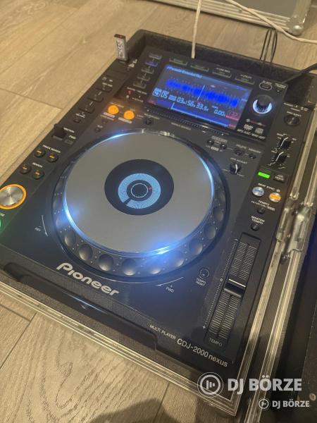2x Pioneer CDJ-2000 Nexus + 1x Pioneer DJM-900 Nexus