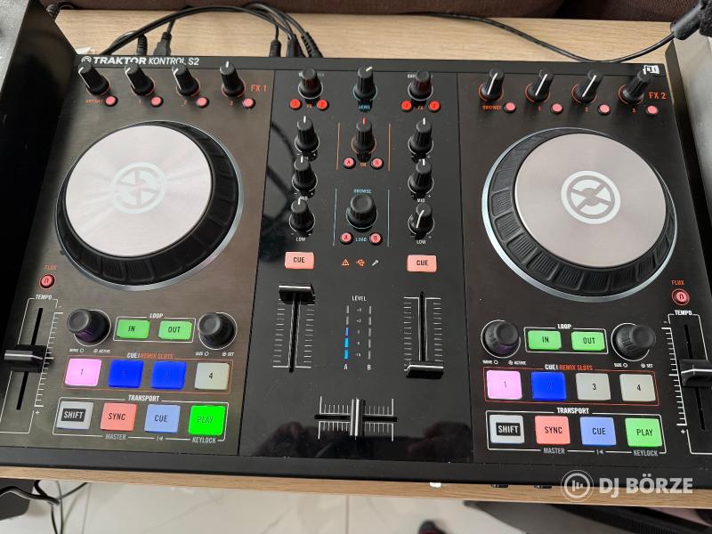 Traktor Kontrol S2 MK2 + decksaver + szoftver + doboz