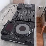 Pioneer DJ szett – 2× CDJ-900 + DJM-700