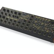 Behringer K-2 analóg félmoduláris szintetizátor