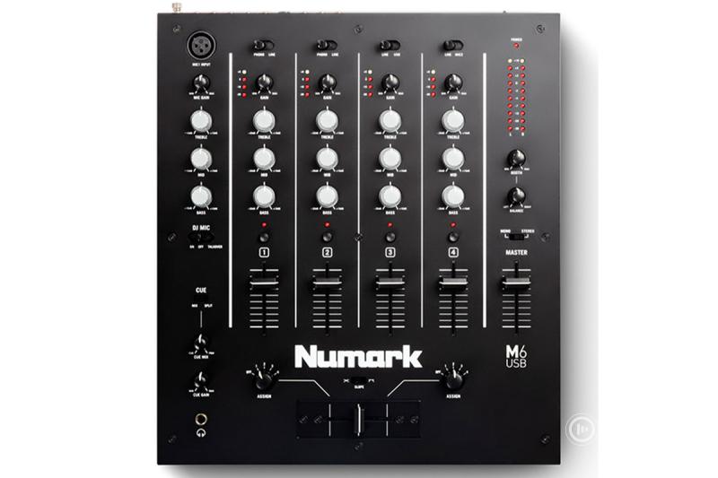 Numark M6USB 4 csatornás DJ keverő USB interfésszel
