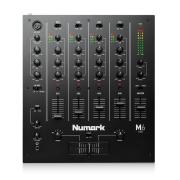 Numark M6USB 4 csatornás DJ keverő USB interfésszel