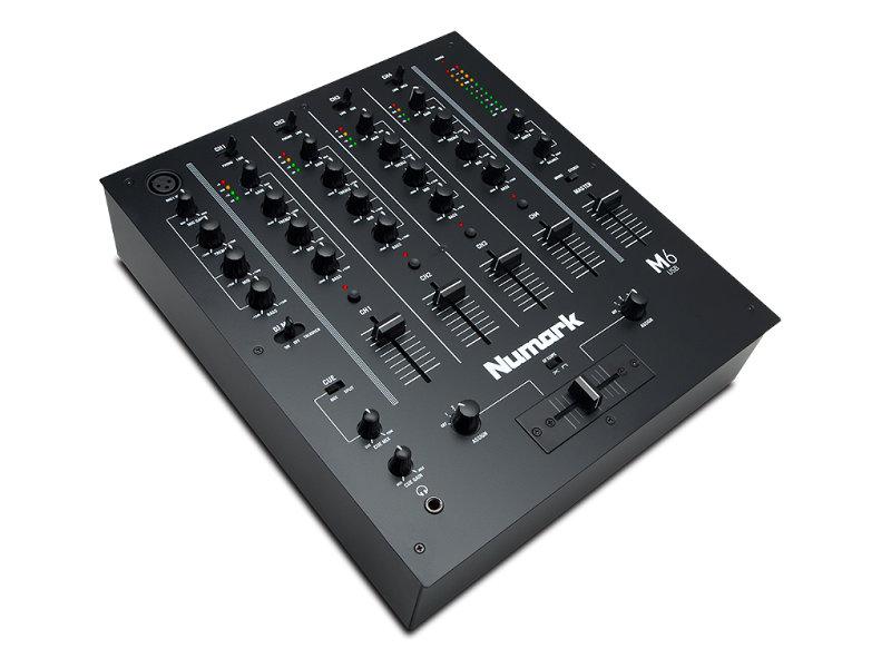 Numark M6USB 4 csatornás DJ keverő USB interfésszel