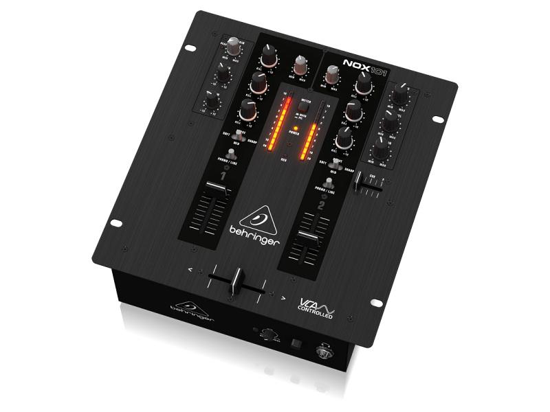Behringer PMP2000D 14 Csatornás Erősítős Keverőpult