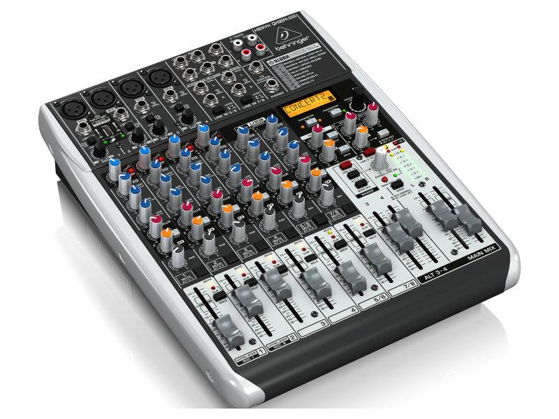 Behringer XENYX QX1204USB 12 Csatornás USB Keverőpult
