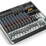 Behringer XENYX QX1832USB analóg keverőpult