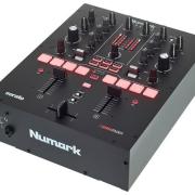 Numark PT01 Scratch hordozható lemezjátszó