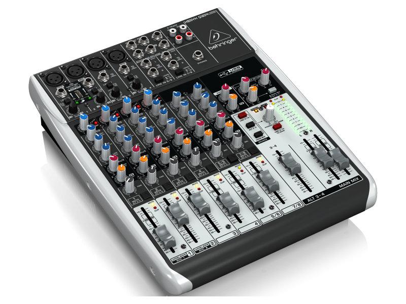 Behringer XENYX Q1204USB 12-csatornás USB keverő