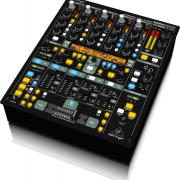 Behringer DDM4000 5-csatornás digitális DJ keverő