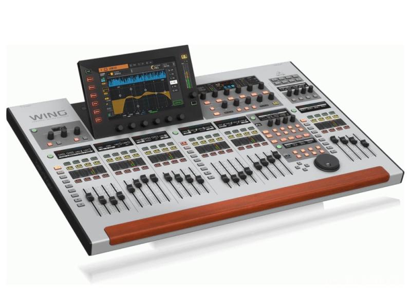 Behringer WING 48 csatornás digitális keverő