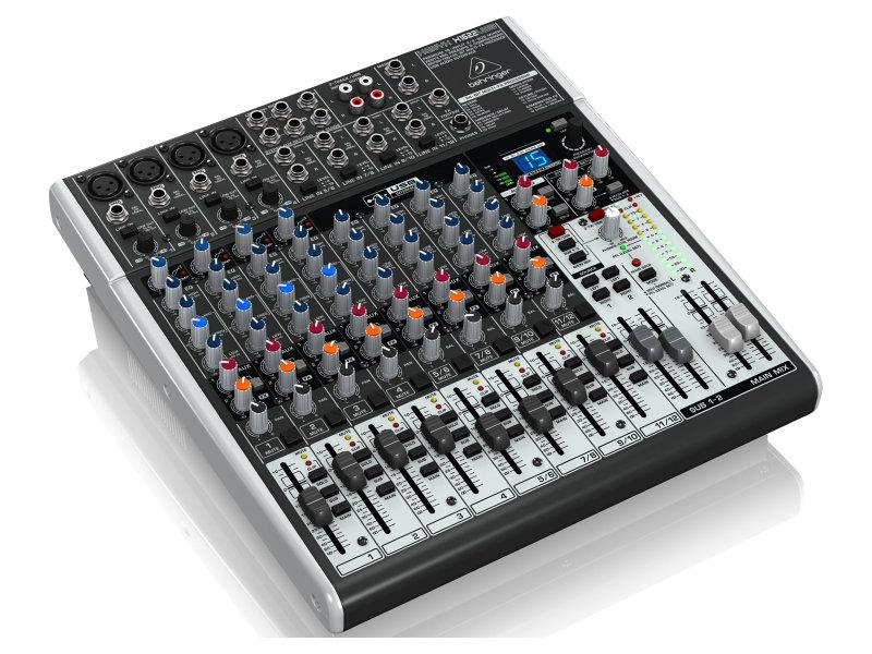 Behringer XENYX X1622USB 16-csatornás keverőpult USB hangkártyával