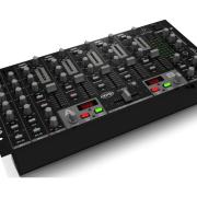 Behringer VMX1000USB Pro DJ keverő USB interfésszel