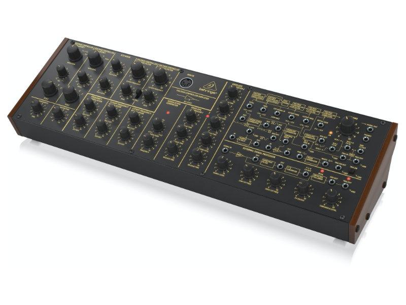 Behringer K-2 analóg félmoduláris szintetizátor